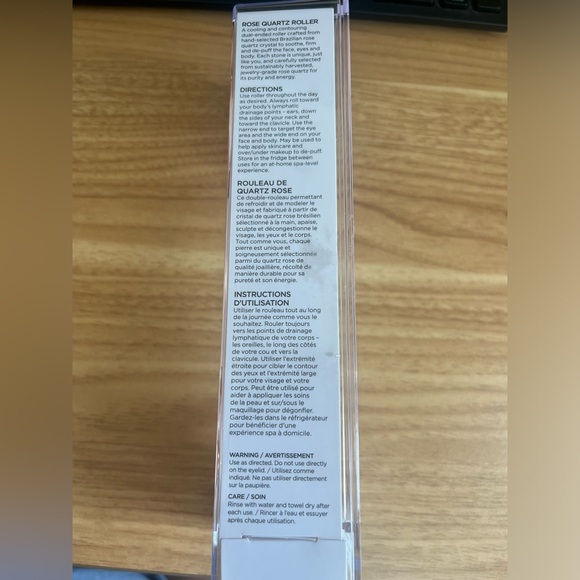 Beauty Bio Rose Quartz Crystal Roller - Picture 3 of 4